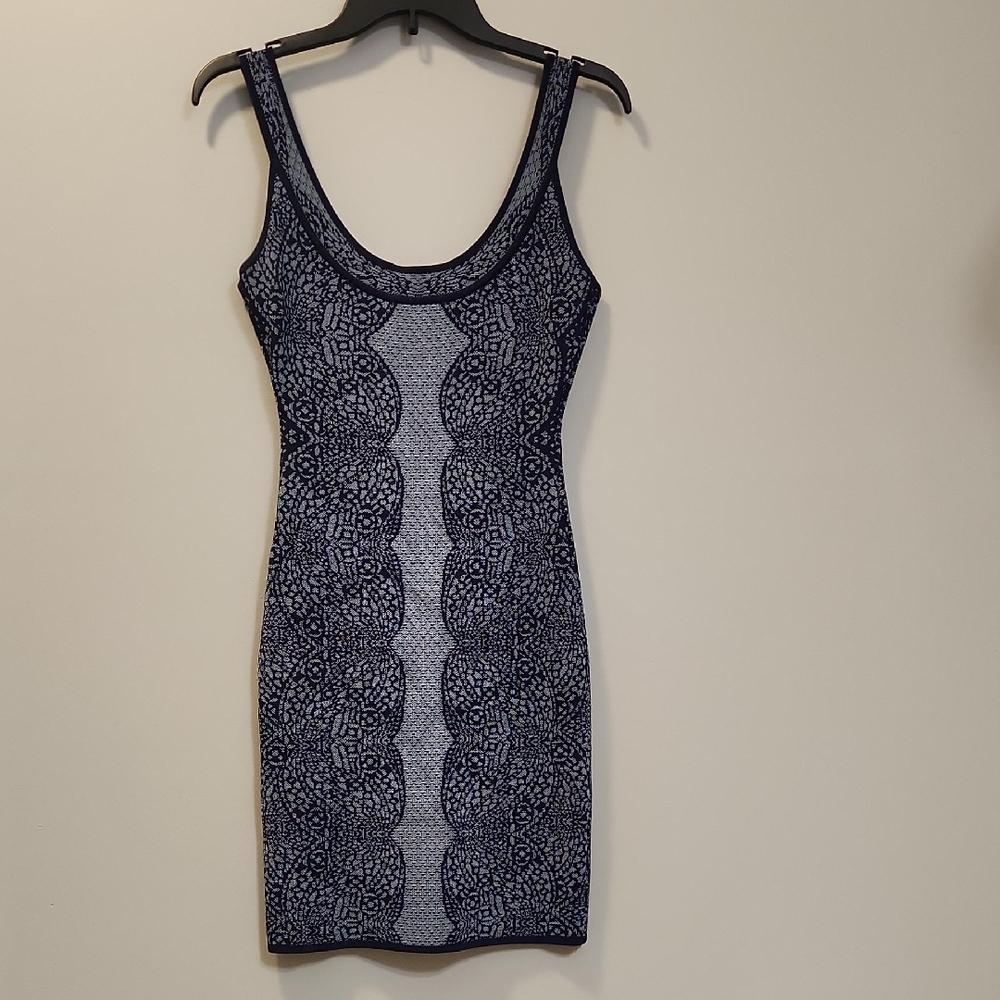 BCBGMAXAZRIA Optical Illusion Printed Bodycon Dress Sleeveless Scoop Neck Size M